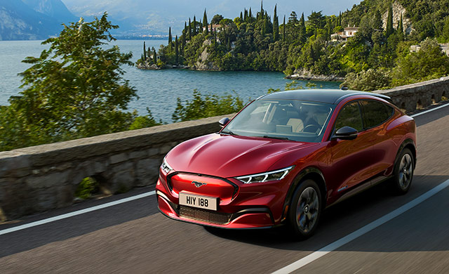 Das Elektro-SUV Ford Mustang Mach E macht starken sportlichen Eindruck